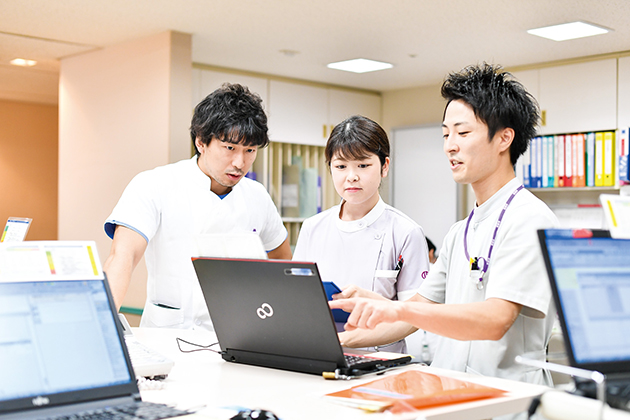 Academics Faculty of Health Care and Nursing Body  (4)