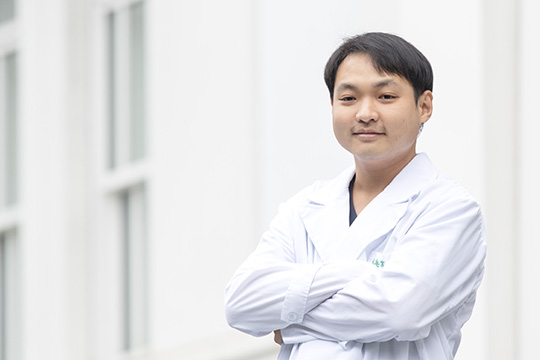 Dr. Hou