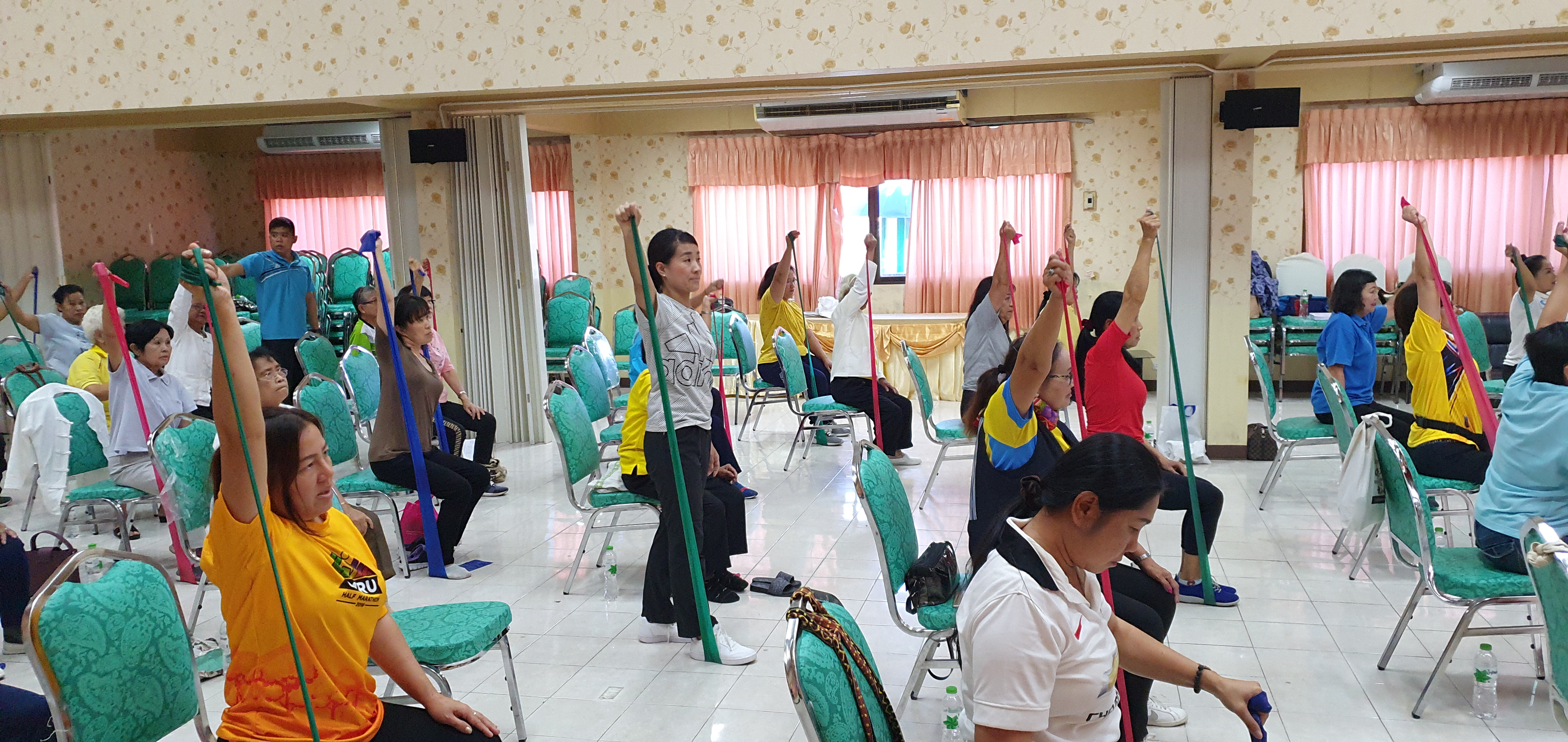 Title Training community volunteers to become the leader for care prevention group exercise 20191115_105114